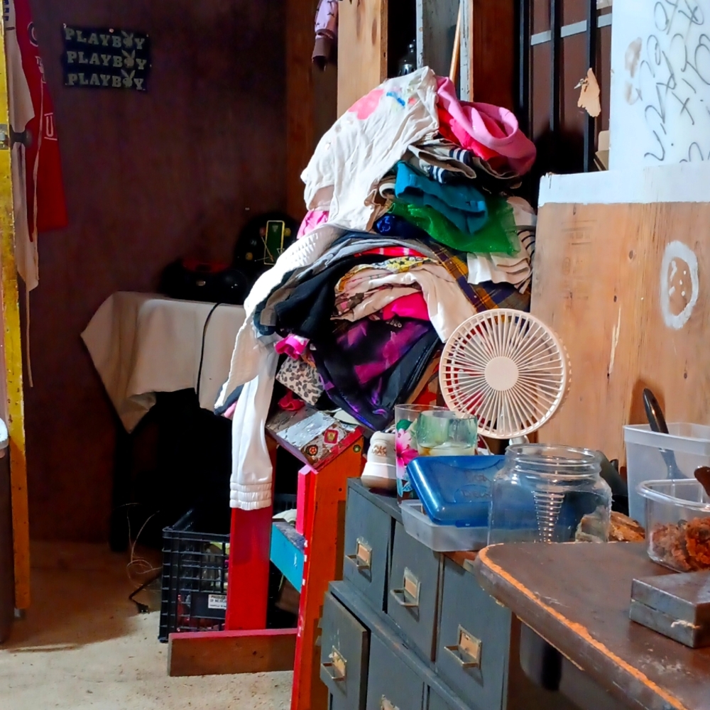Items are on display to be sold  2 different listings.